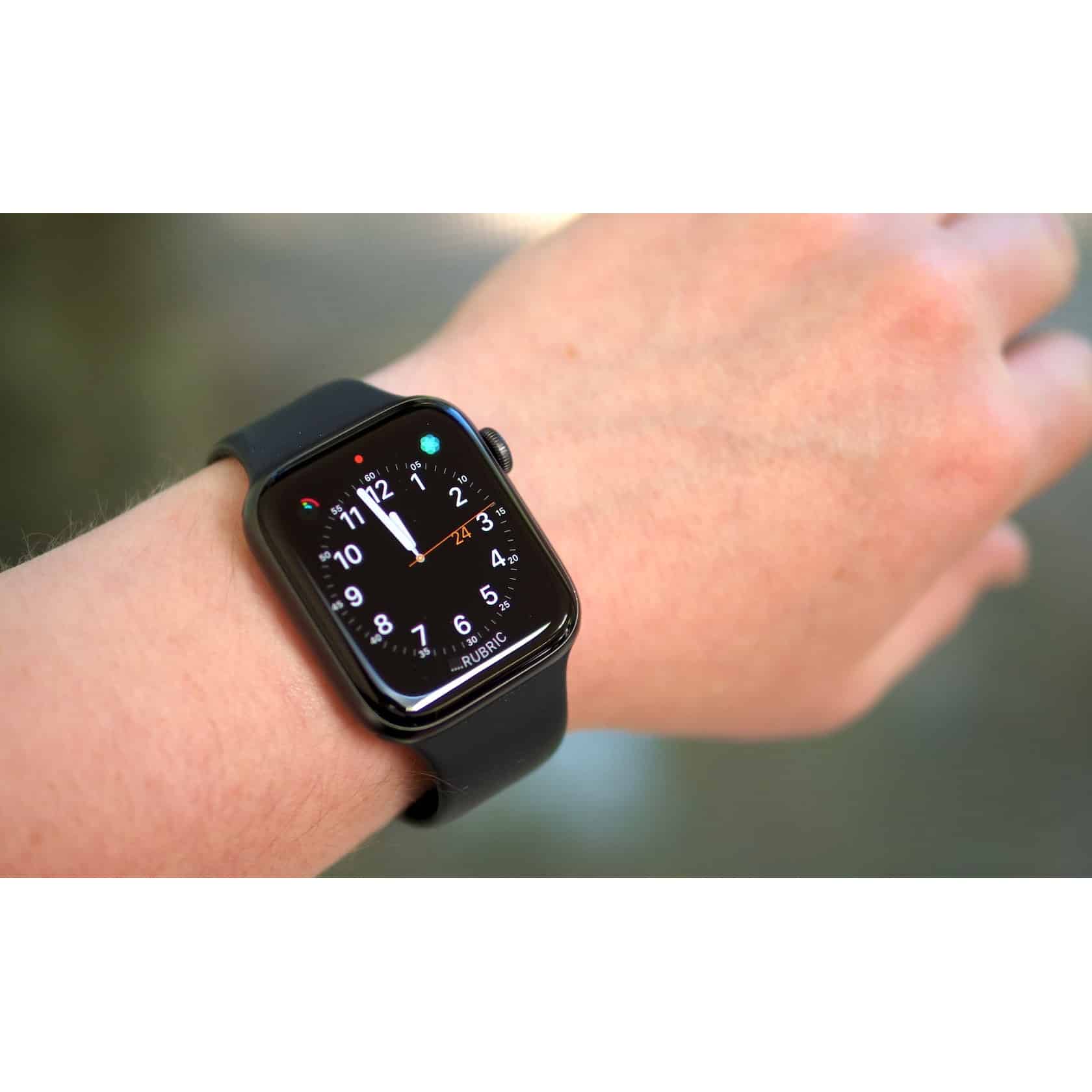 ساعت هوشمند اپل واچ سری 5 مدل 44m Aluminum Case Black Sport Silicon Band